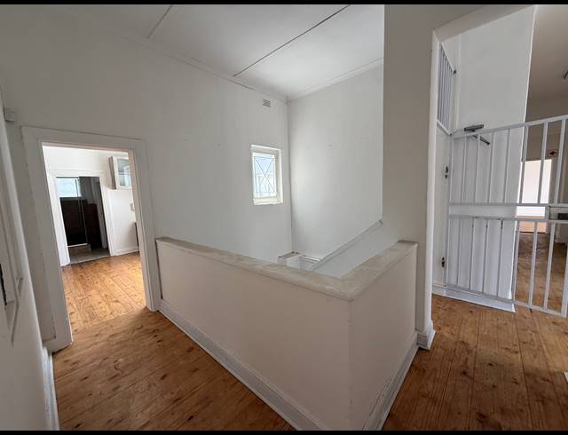 700M² BUILDING FOR SALE IN WOODSTOCK
